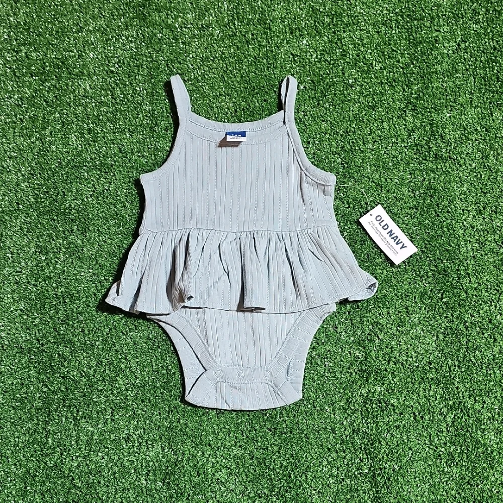 Old Navy Light Gray Baby Romper